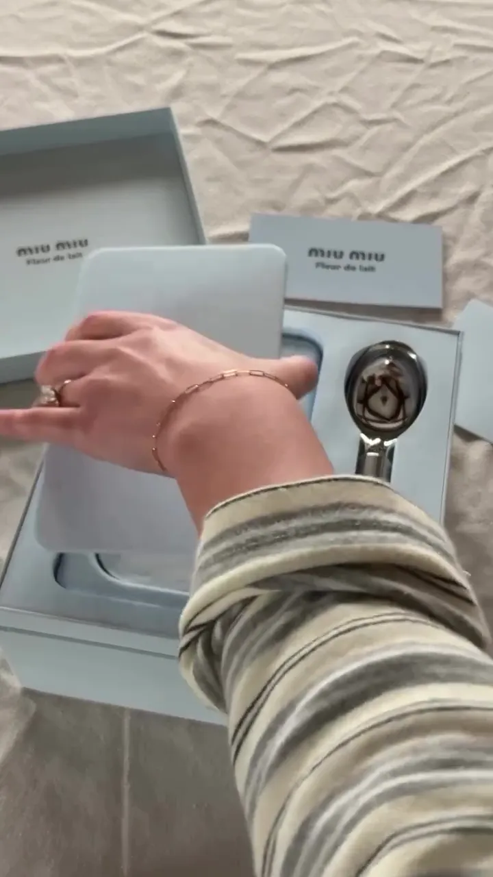Unboxing della seeding box di Miu Miu Fleur de Lait
