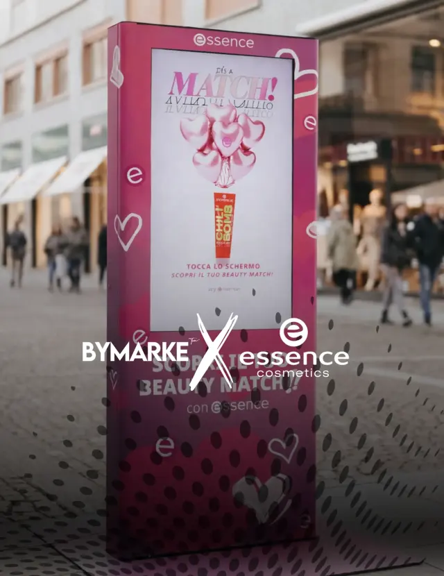 Essence Cosmetics: Totem interattivi a Torino per il lancio di una linea: oltre l’80% di chi ha iniziato è arrivato fino in fondo.